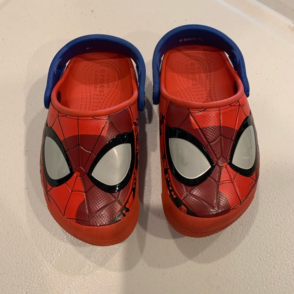 spiderman light up crocs